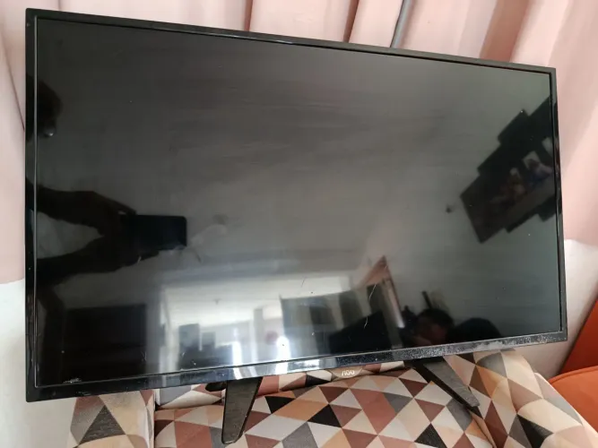 Tv 32 polegadas (Pará retirada de peças ou concerto)