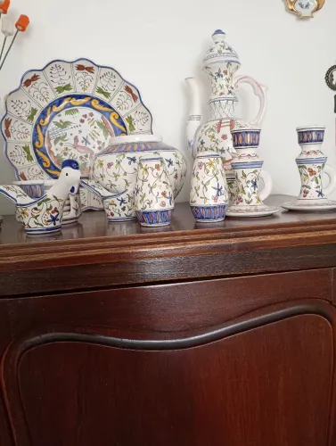 Jogo vintage para uso ou coleção de cerâmica Lis, pintado a mão