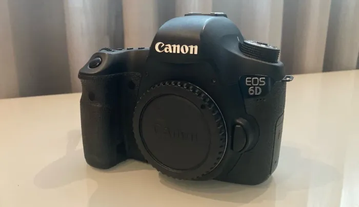 Câmera Canon EOS 6D (Usada)