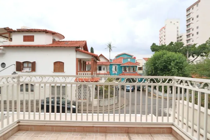 Casa de Vila Reformada - 220m² | 2 Suítes + Edícula com Escritório - Cambuci