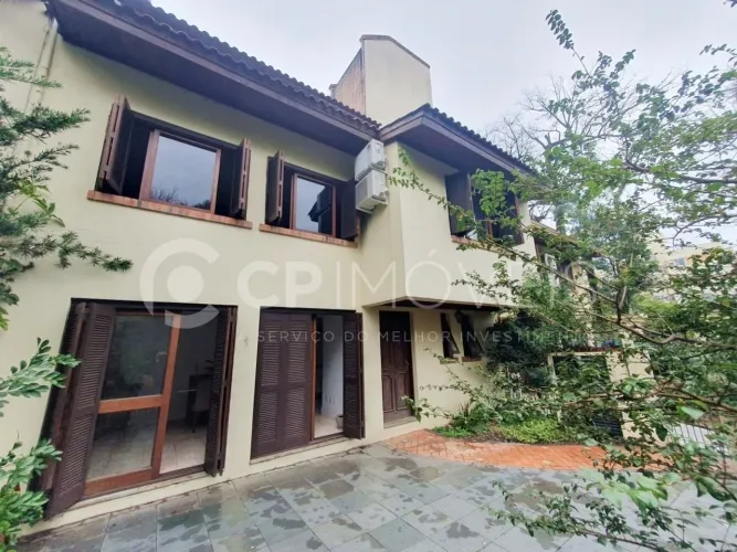 Casa em Condomínio com 235m² e 4 dormitórios, 2 suítes, 2 vagas no bairro Boa Vista em Por
