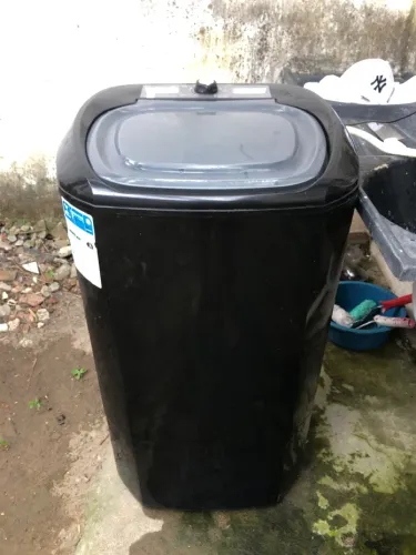 Tanquinho semi novo por 300,00