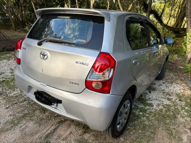 Toyota Etios XS 1.5 Flex 16V 5P Mec. 2014