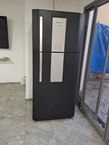 Vendo geladeira Electrolux ininity DF80