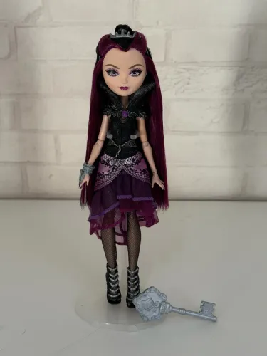 Boneca Ever After High Raven Queen Básica Wave1