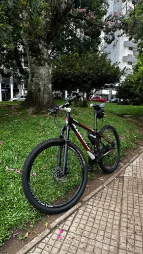 Bicicleta MTB Totem Aro 29 - Grupo Shimano Alivio 9V - Garfo Absolute Prime SL Novo