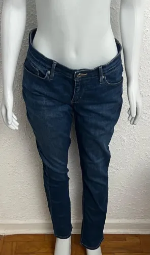 Calça Jeans Levis Tamanho 46 Feminino Bom Estado Detalhe