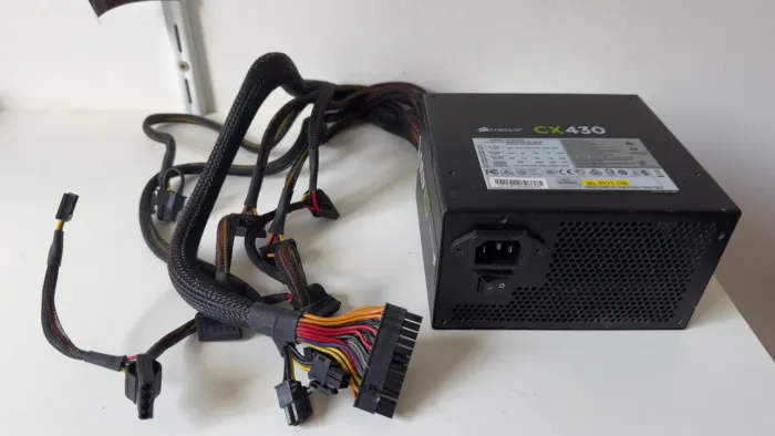 Fonte Corsair CX430