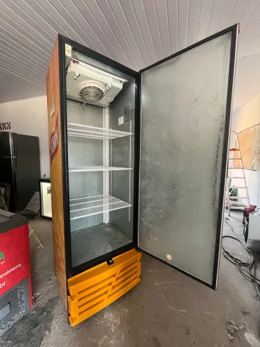 Vendo cervejeiro da schin 220v ótimo estado 3 meses de garantia entrega imediata
