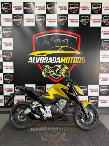 CB 300 Twister 2023 30.700 km. Emplacada e com pronta entrega