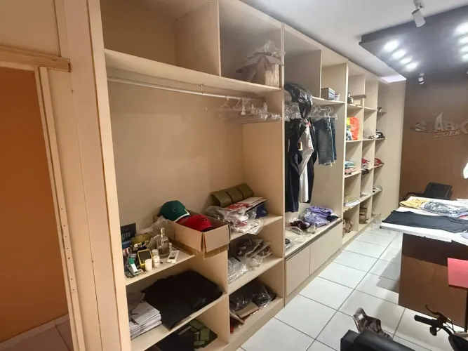 Móvel para loja de roupa