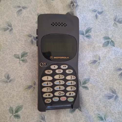 Celular motorola antigo