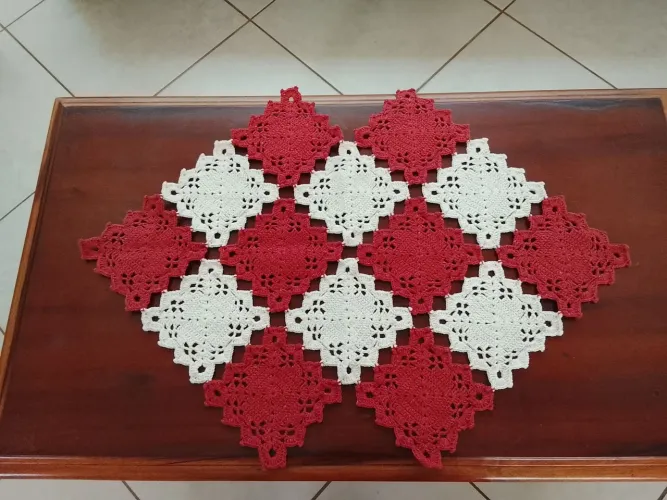 Caminho para mesa de centro em crochê Novo