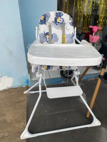 Cadeira de alimentação galzerano 