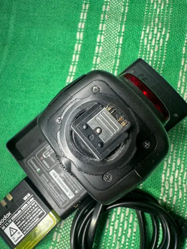 Flash Godox V860II Sony (trocar sapata)