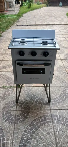 Fogão portátil de 2 bocas com forno.