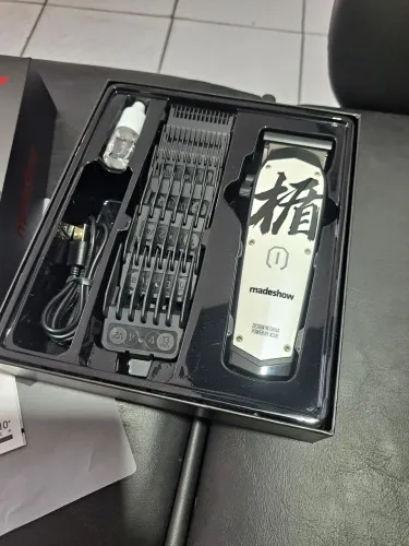 Maquina de cortar cabelo MADESHOW M10