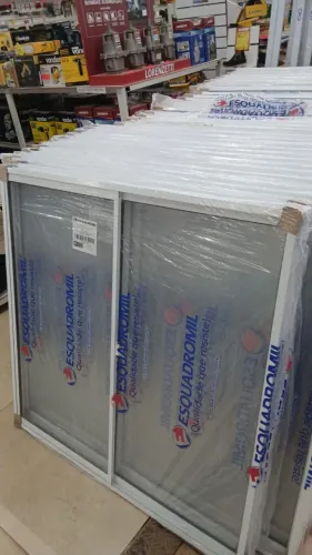 Garante ventilação e iluminação janela aluminio branca com vidro 1.0x1.0 a vista 179,90
