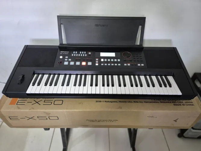 Teclado Roland E-X50 - Pouco usado