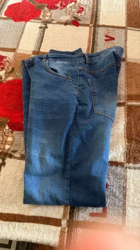Calça jeans azul n42 só 50 conto usada 2x