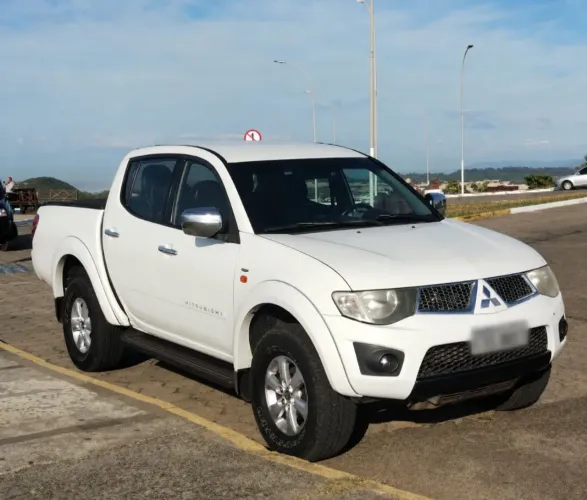 Mitsubishi L200 Triton HPE 3.2 CD TB Int.diesel AUT 2012