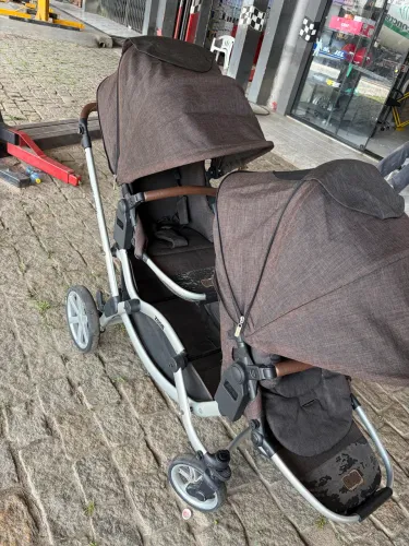 Carrinho de bebê para gêmeos 