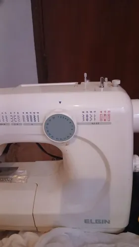 Elgin Genius JX-4000, com o seletor de pontos e a logomarca da Elgin visíveis.