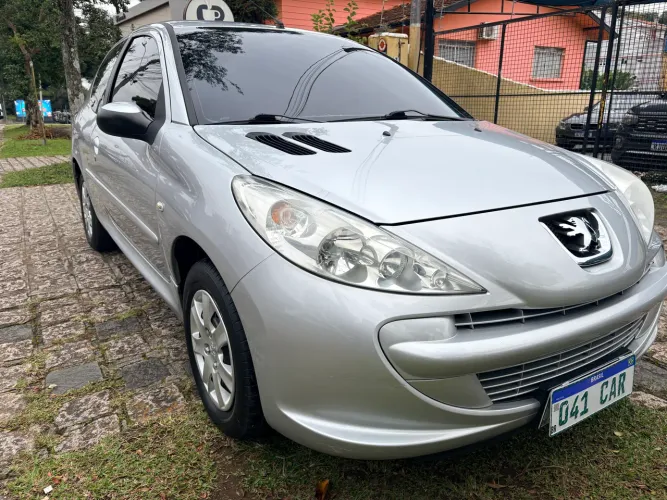 Peugeot 207 XR 1.4 Flex 8V 3P 2012