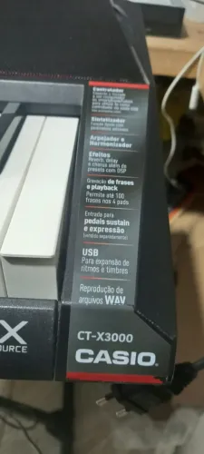 TECLADO ARRANJADOR CASIO CT-X3000 POUCO USO C/ SUPORTE E FONTE ORG