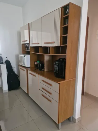 Armario 6 portas e 2 gavetas