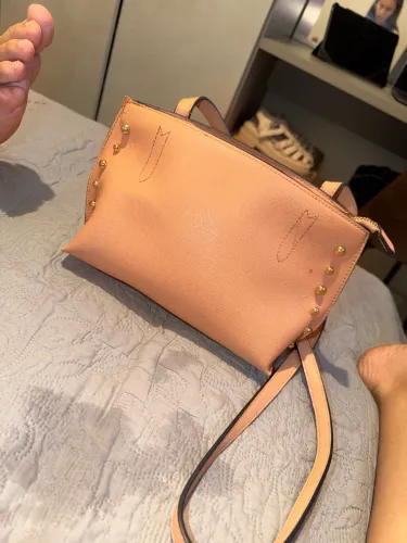 Bolsa tiracolo pequena anastácia rosé gold arezzo