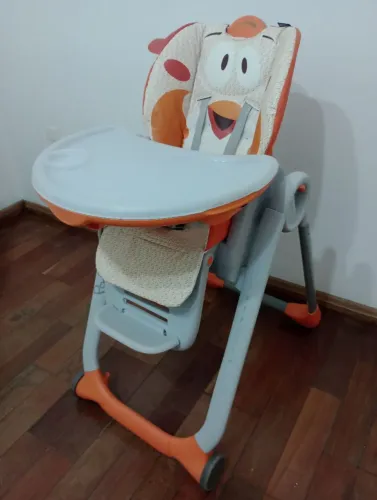 Cadeira de alimentação infantil