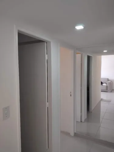 Aluga-se APTO no EDF Jardins c 75 M2 c 3 quartos sendo uma suíte