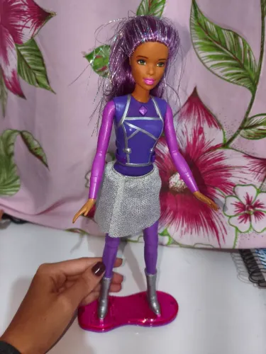 Boneca barbie Sal-Lee do filme Barbie Aventura nas estrelas.