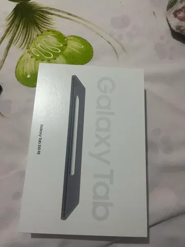 Tablet semi novo