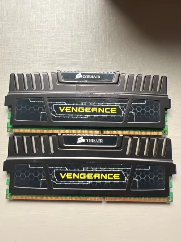 Kit Memória RAM DDR3 2x2GB 2000MHz Corsair