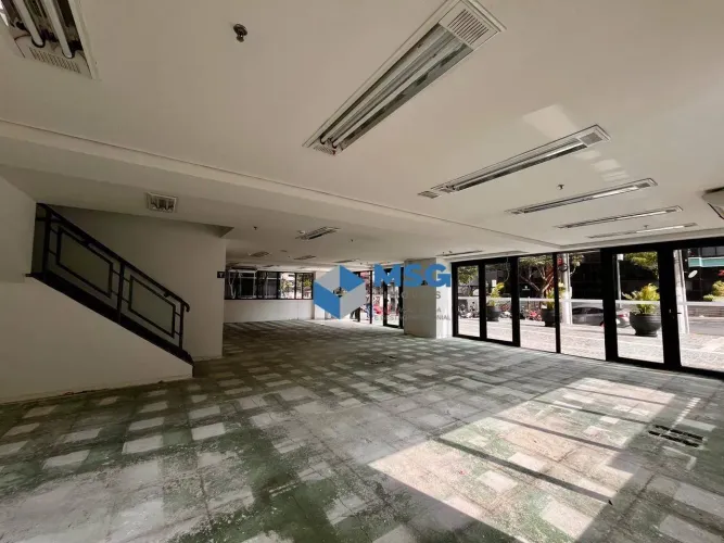 Loja com Mezanino - Excelente Ponto Comercial - Fagundes Filho Próximo ao Metrô