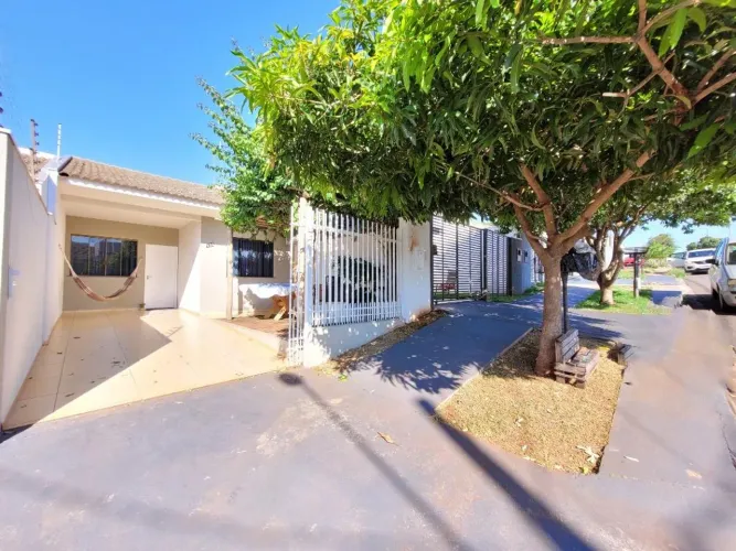 Casa para alugar em Maringá, Jardim Três Lagoas, com 2 quartos, com 69 m²