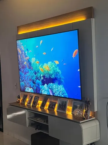 Televisão 75 polegadas Samsung rack com painel 