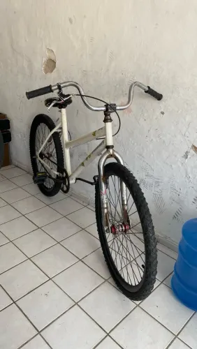 Bike aro 26 em boas condições 