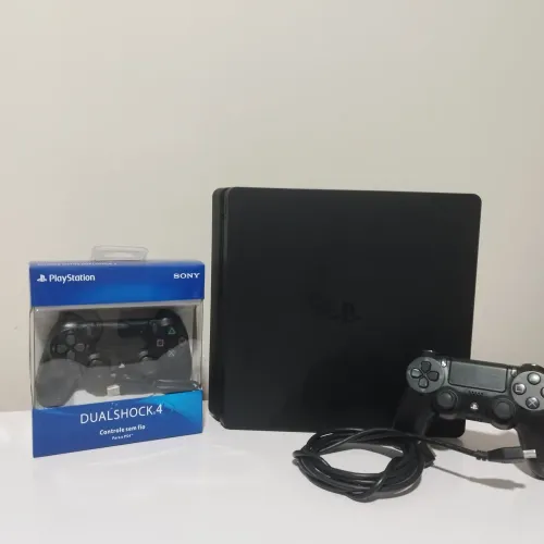 Playstation 4 com duas manetes e 290 jogos mídia digital 