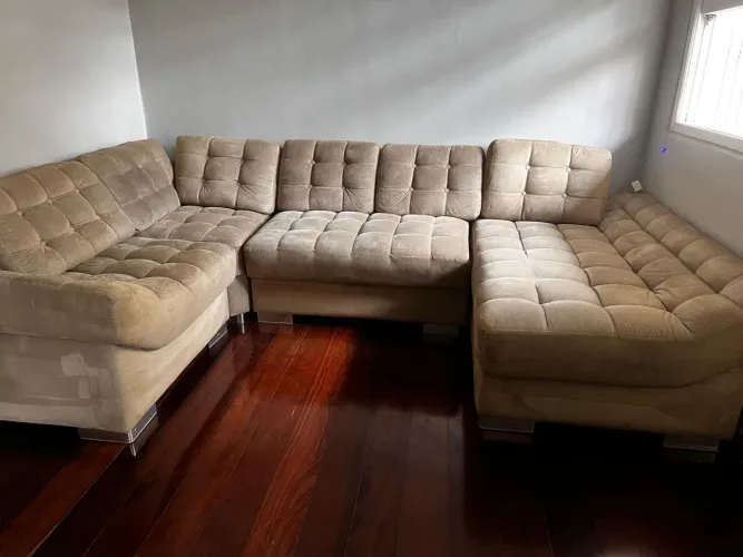 Sofá modular em formato "U"