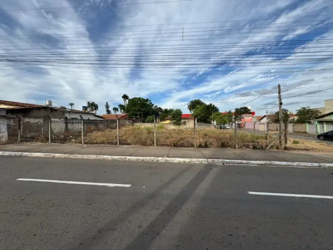 Terreno a venda com 824 m², em bairro Vera Cruz - Aparecida de Goiânia - GO