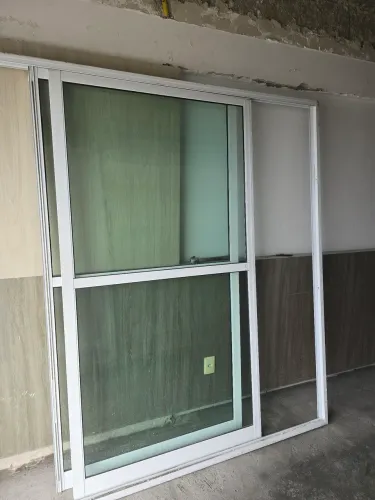 Esquadria de vidro