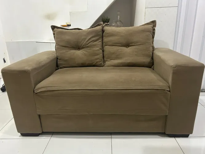 Sofá 2 lugares com almofadas soltas