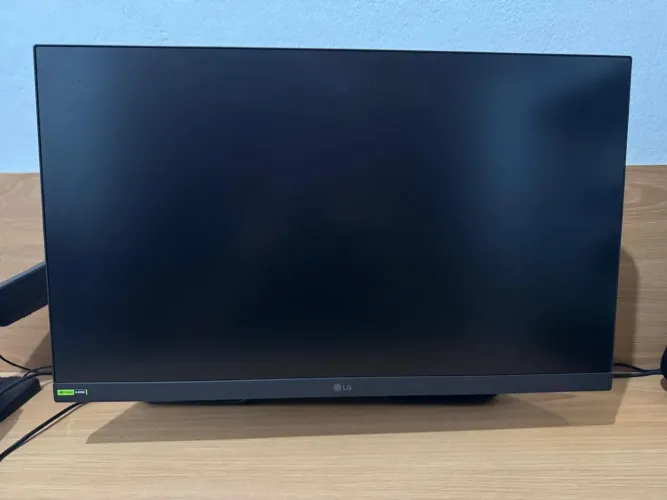 Monitor LG ultragear, 180hz, FULLHD, 24 polegadas.