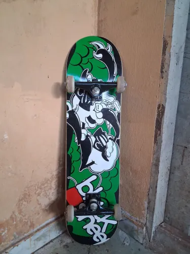 VENDO SKATE SEMI PROFISSIONAL SEMINOVO!