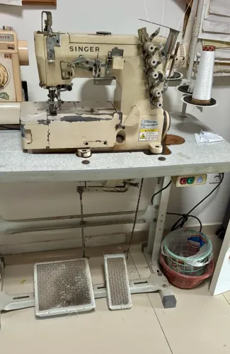 Vendo máquina de costura