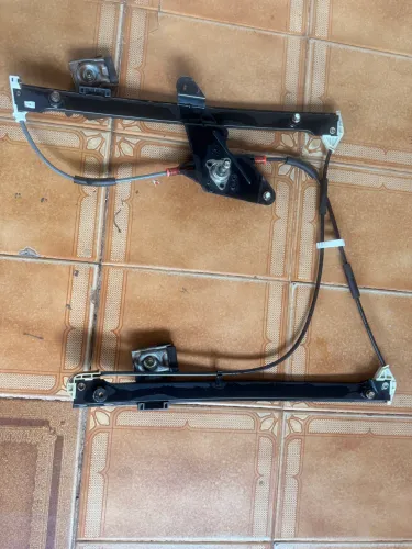 Máquina de vidro  do gol g3 g2 e g4 lado dianteiro direita 
