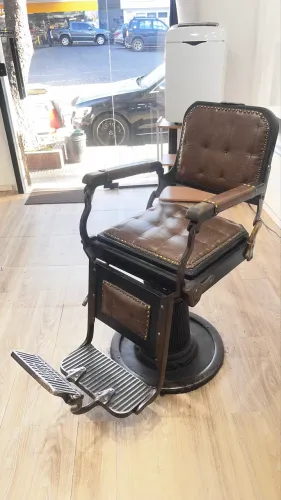 Cadeira de barbearia reliquia anos 80 ianelli